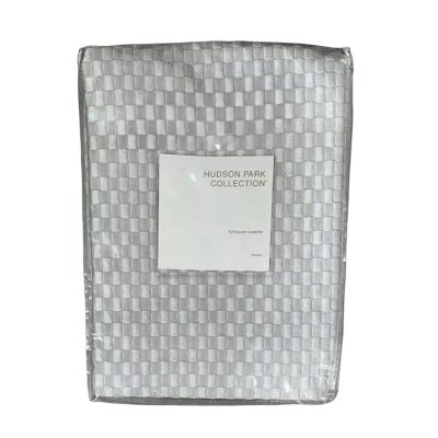 Hudson Park Tessera Matelasse FULL / QUEEN Coverlet SILVER