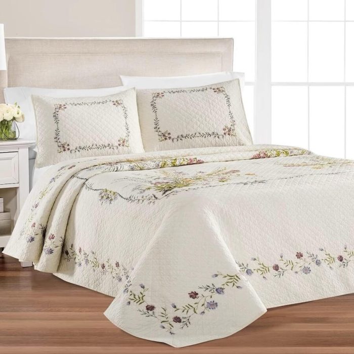 Martha Stewart Floral Bouquet Bedspread