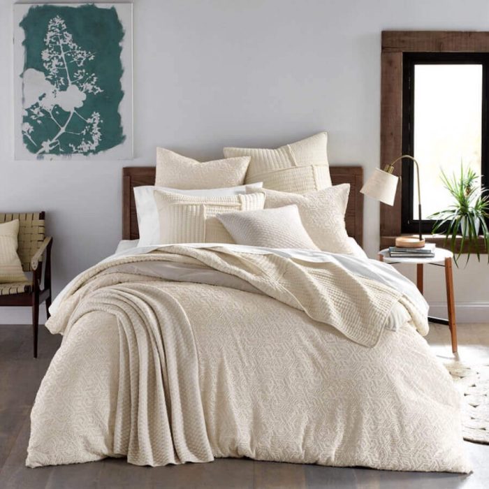 Oake Clipped Hexagon 3 Piece King Duvet Set Beige 1